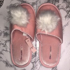Victoria’s Secret Faux Fur Slippers Size M